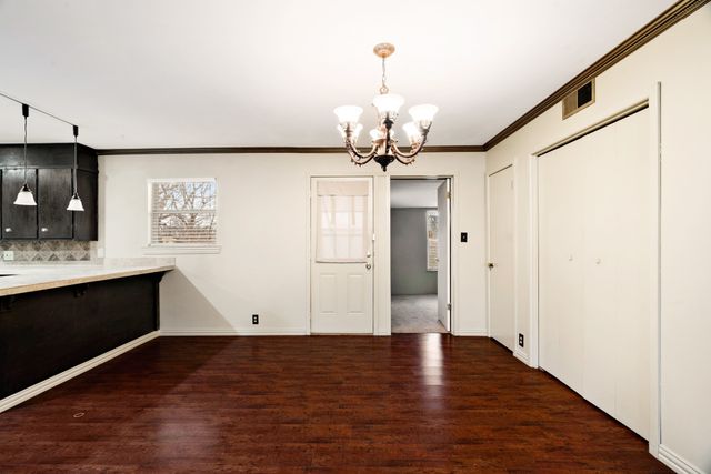 3165 E Houston Street, Paris, TX 75460