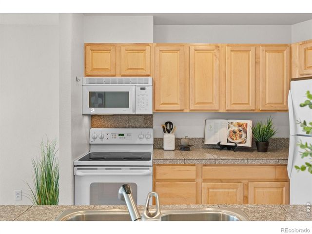 827 Maxwell Avenue E, Boulder, CO 80304