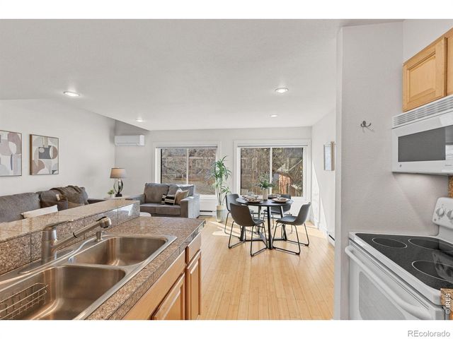 827 Maxwell Avenue E, Boulder, CO 80304