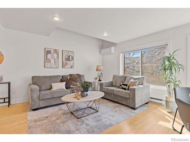 827 Maxwell Avenue E, Boulder, CO 80304