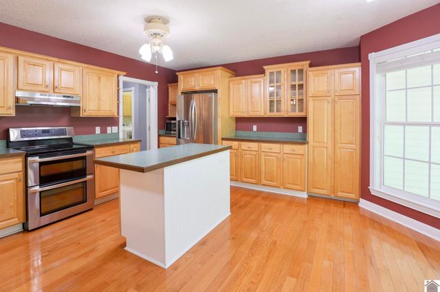 87 Deer Trace Road, Benton, KY 42025