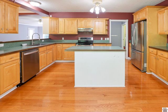 87 Deer Trace Road, Benton, KY 42025