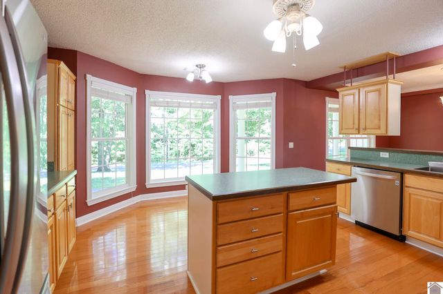 87 Deer Trace Road, Benton, KY 42025