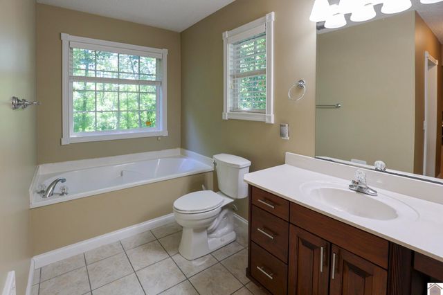 87 Deer Trace Road, Benton, KY 42025