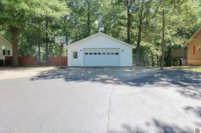87 Deer Trace Road, Benton, KY 42025