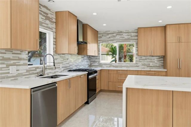 10109 Parr, Sunland, CA 91040