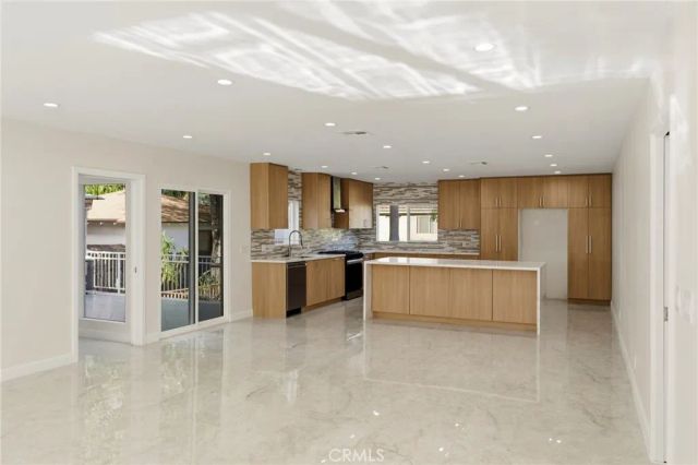 10109 Parr, Sunland, CA 91040