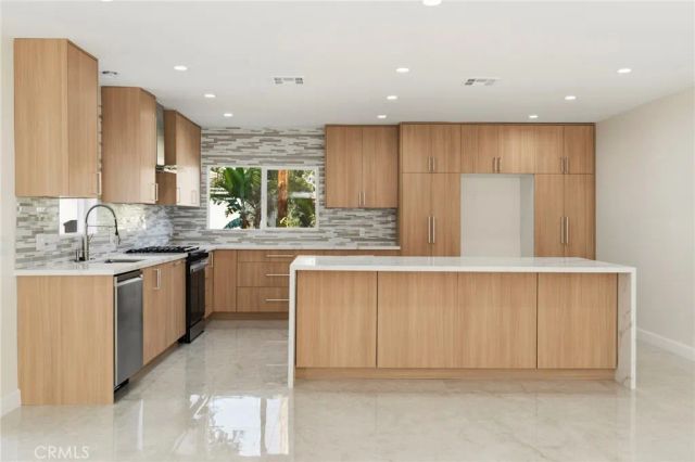 10109 Parr, Sunland, CA 91040