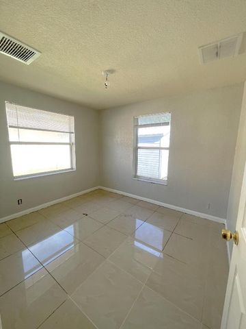 17 SW 6th Avenue, Dania Beach, FL 33004