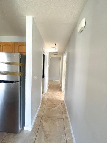 17 SW 6th Avenue, Dania Beach, FL 33004