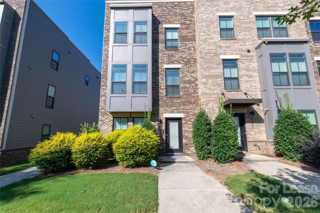 653 Uwharrie River Road, Charlotte, NC 28211