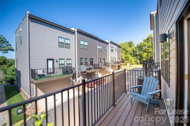 653 Uwharrie River Road, Charlotte, NC 28211