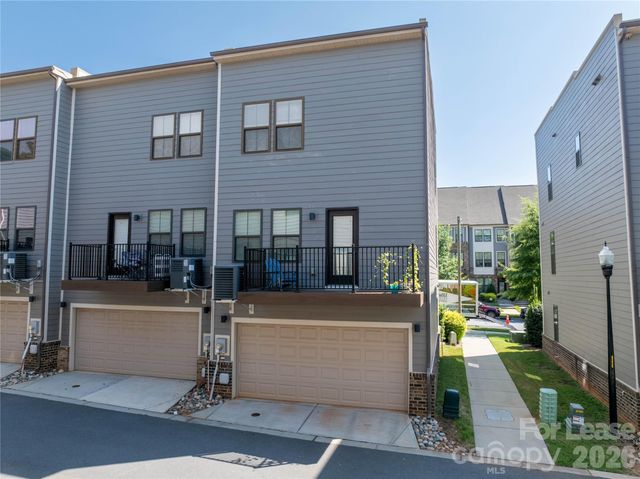 653 Uwharrie River Road, Charlotte, NC 28211