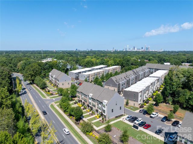 653 Uwharrie River Road, Charlotte, NC 28211