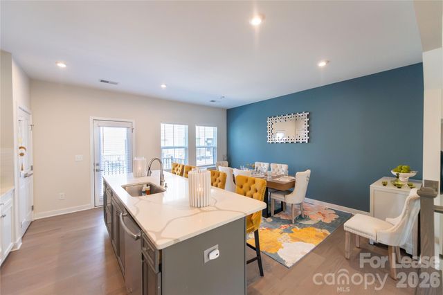 653 Uwharrie River Road, Charlotte, NC 28211