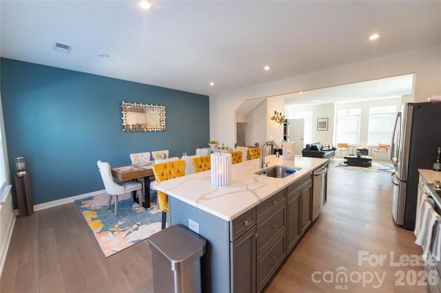 653 Uwharrie River Road, Charlotte, NC 28211