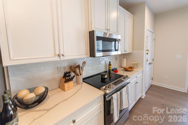 653 Uwharrie River Road, Charlotte, NC 28211
