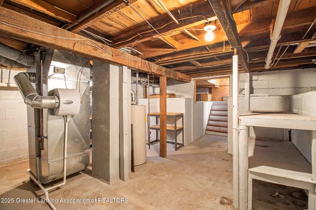 1119 W Miller Road, Lansing, MI 48911