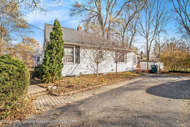 1119 W Miller Road, Lansing, MI 48911