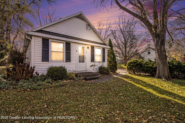 1119 W Miller Road, Lansing, MI 48911