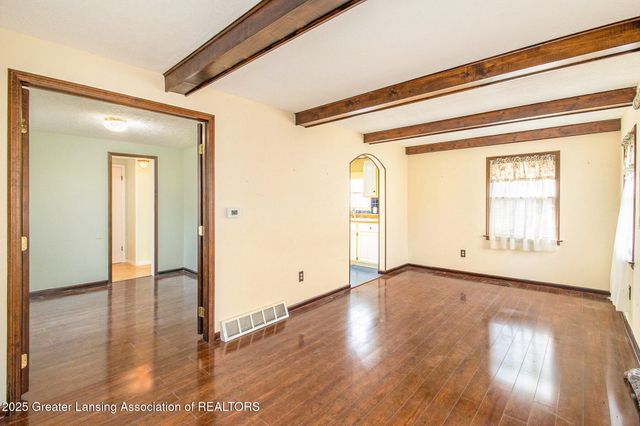 1119 W Miller Road, Lansing, MI 48911