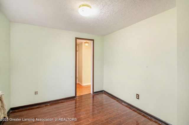 1119 W Miller Road, Lansing, MI 48911