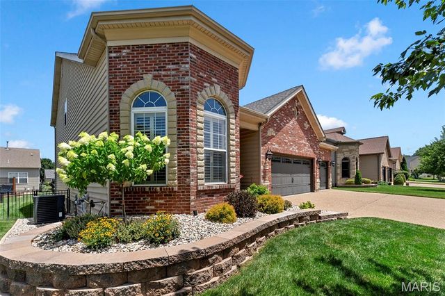 3135 Wheeling Drive, St Charles, MO 63301