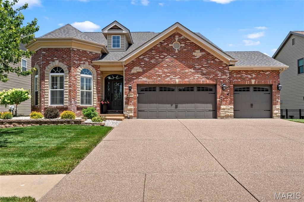 3135 Wheeling Drive, St Charles, MO 63301