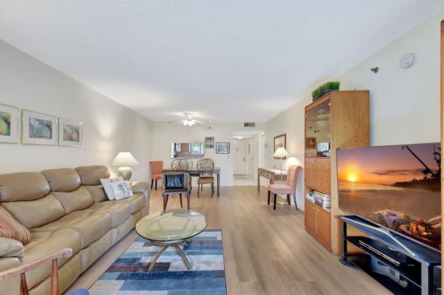 7770 Tahiti Lane 306, Lake Worth, FL 33467