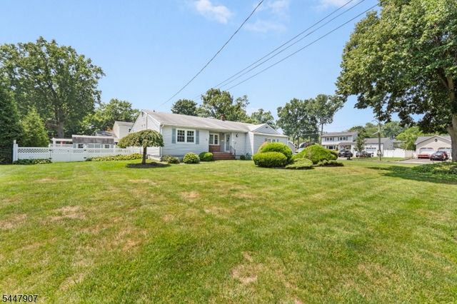 54 Canterbury Dr, Clark Twp., NJ 07066