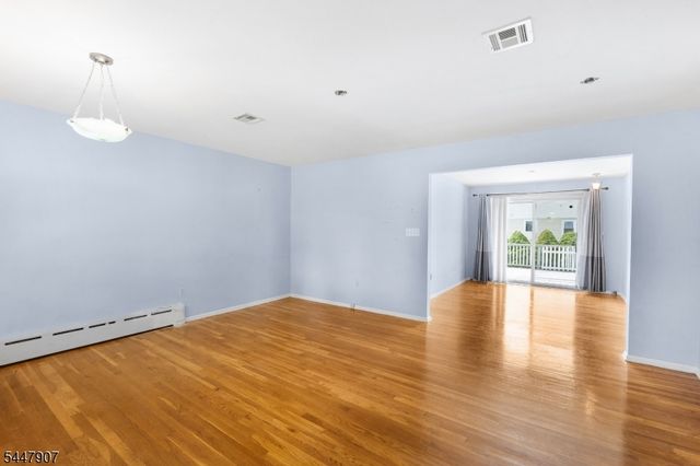 54 Canterbury Dr, Clark Twp., NJ 07066