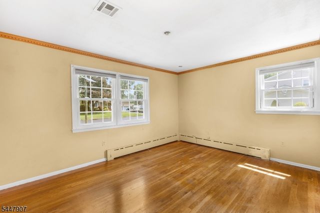 54 Canterbury Dr, Clark Twp., NJ 07066