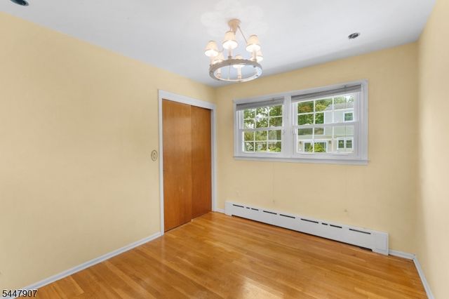54 Canterbury Dr, Clark Twp., NJ 07066