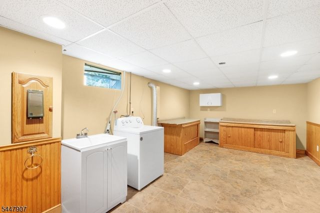 54 Canterbury Dr, Clark Twp., NJ 07066