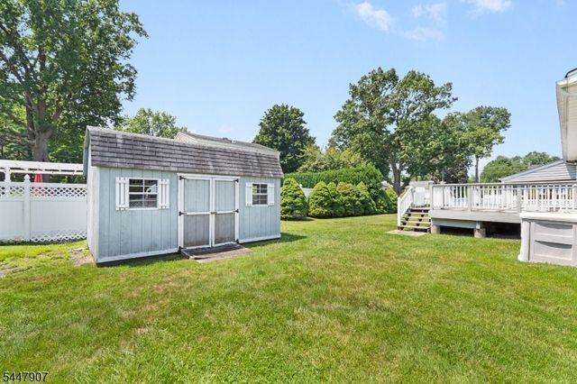 54 Canterbury Dr, Clark Twp., NJ 07066