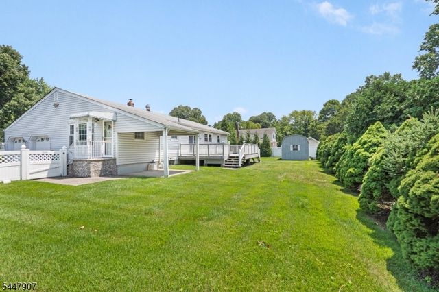 54 Canterbury Dr, Clark Twp., NJ 07066