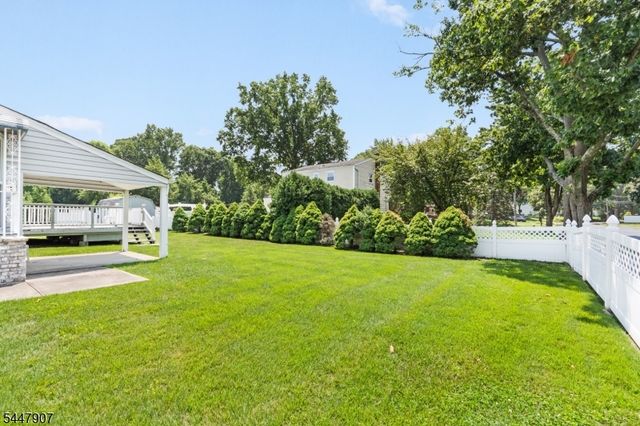 54 Canterbury Dr, Clark Twp., NJ 07066