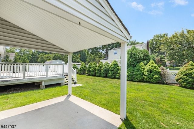 54 Canterbury Dr, Clark Twp., NJ 07066