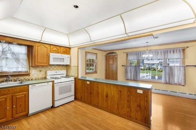 54 Canterbury Dr, Clark Twp., NJ 07066