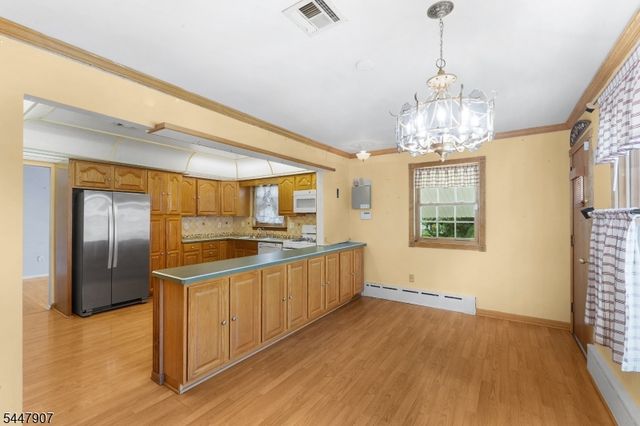 54 Canterbury Dr, Clark Twp., NJ 07066