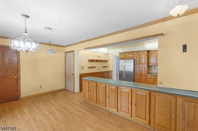 54 Canterbury Dr, Clark Twp., NJ 07066