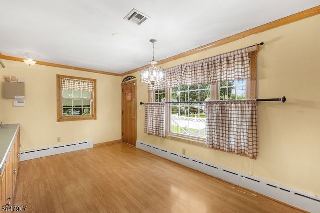 54 Canterbury Dr, Clark Twp., NJ 07066