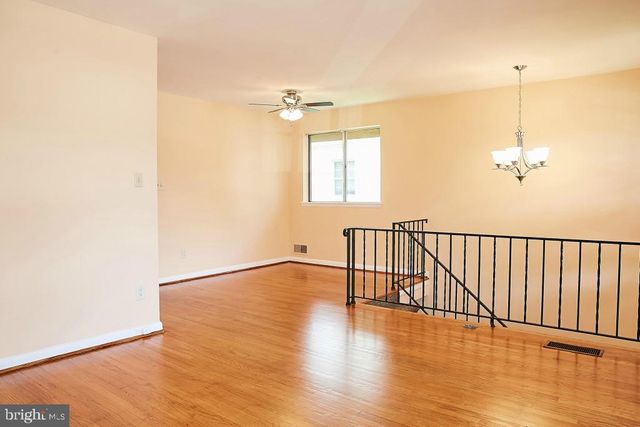 5719 6TH ST N, Arlington, VA 22205
