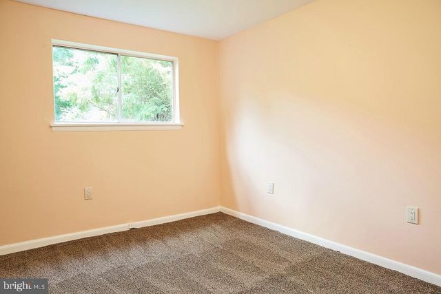 5719 6TH ST N, Arlington, VA 22205