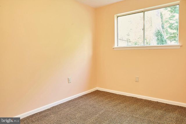 5719 6TH ST N, Arlington, VA 22205
