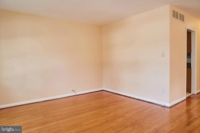 5719 6TH ST N, Arlington, VA 22205