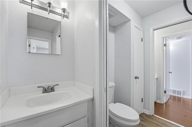 6232 Robinson Street 2, Overland Park, KS 66202