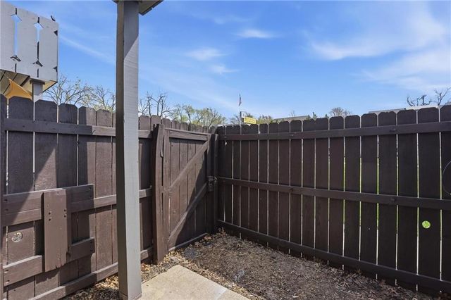 6232 Robinson Street 2, Overland Park, KS 66202