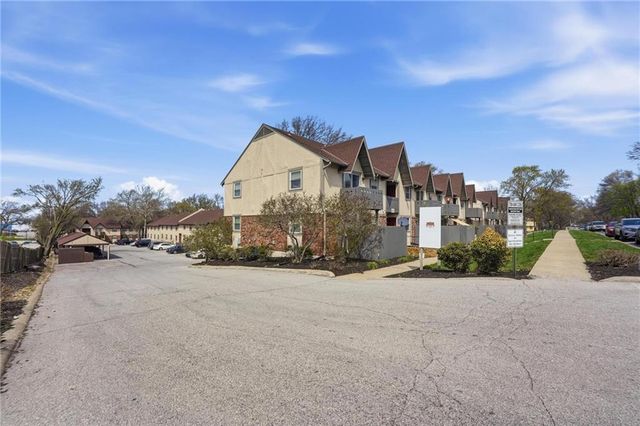 6232 Robinson Street 2, Overland Park, KS 66202