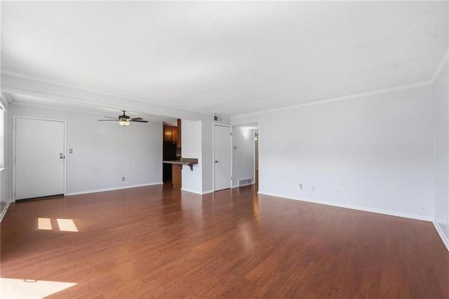 6232 Robinson Street 2, Overland Park, KS 66202